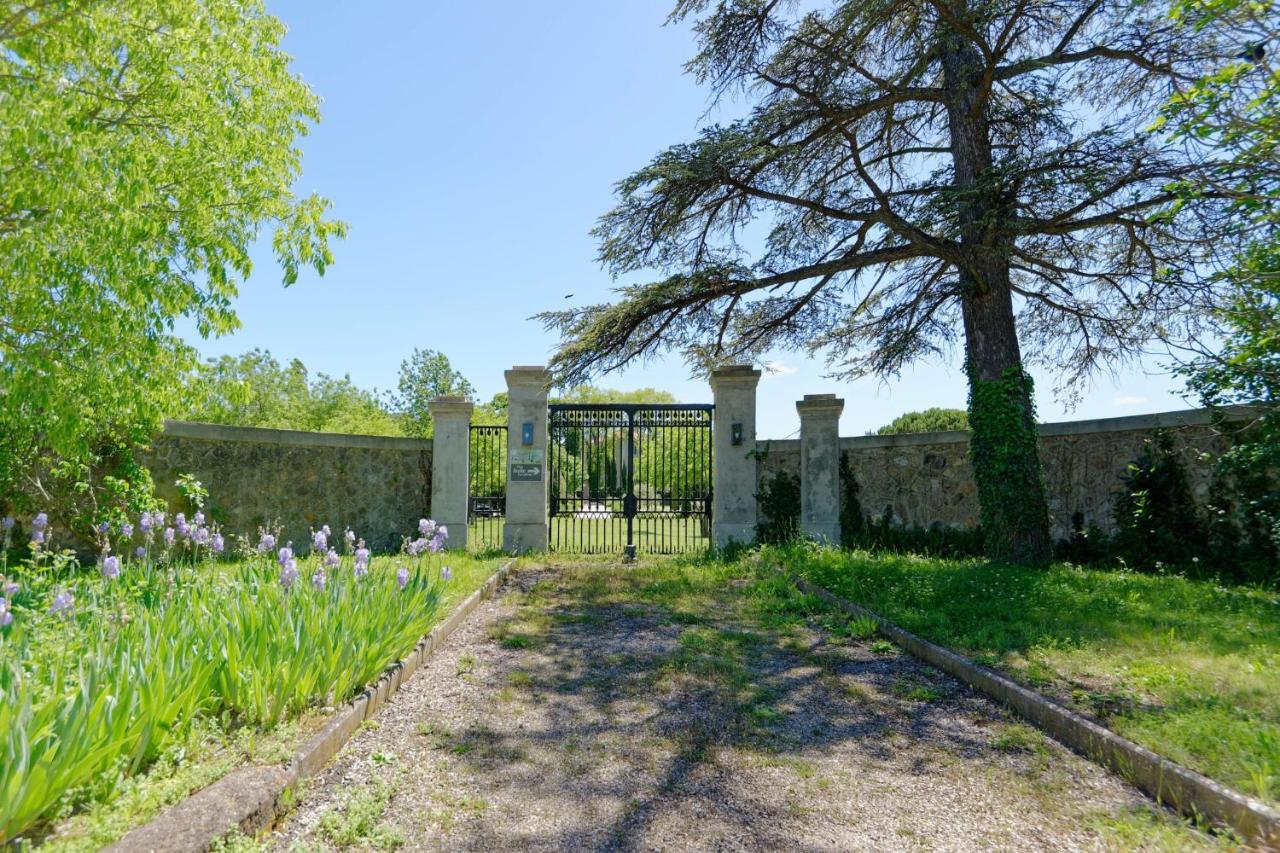 Private Furnished Apartment With All Comfort Has A Garden In A Green Space Meyreuil Eksteriør bilde